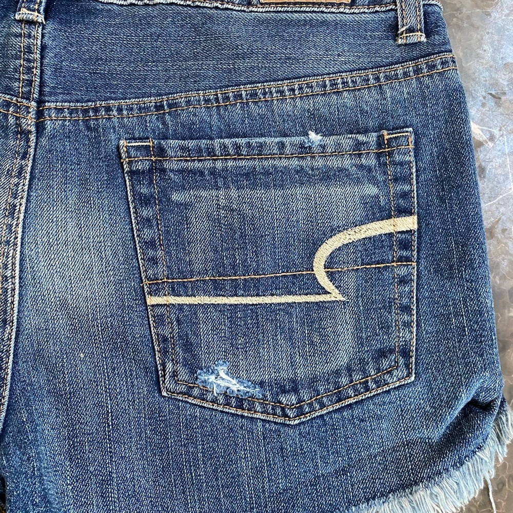 American Eagle outfitters denim blue jean shorts size 6 - Picture 9 of 10